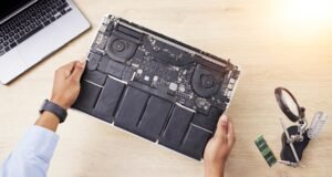 motherboard_hands_and_technician_with_computer